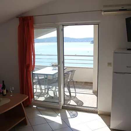 Roko * Rogoznica (Sibenik-Knin)