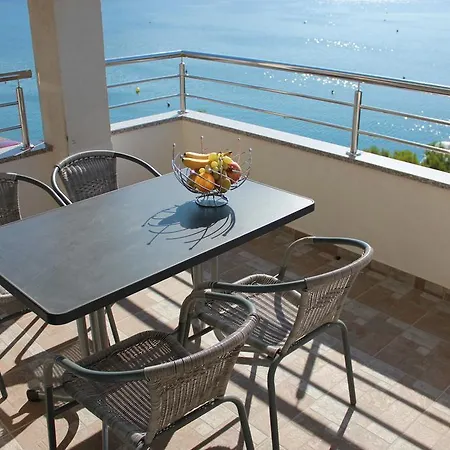 Roko Apartment *
