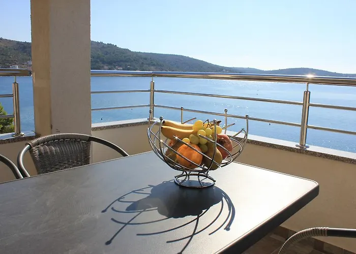 아파트 Roko 로고즈니차